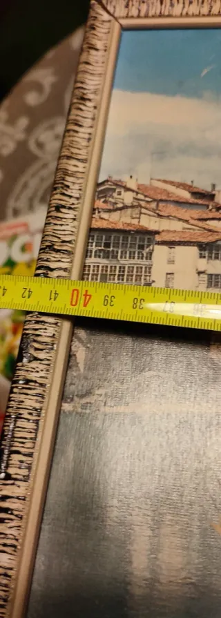 Cuadro paisaje río y edificios