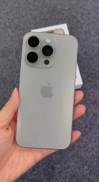 iPhone 15 Pro Argento Seminuovo