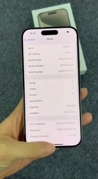 iPhone 15 Pro Argento Seminuovo