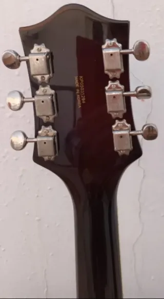 GRETSCH G5126 Guitarra Eléctrica Dorada
