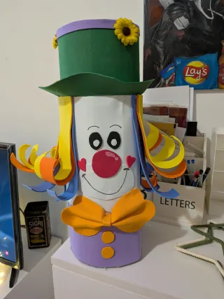 Figura payaso goma EVA decorativa