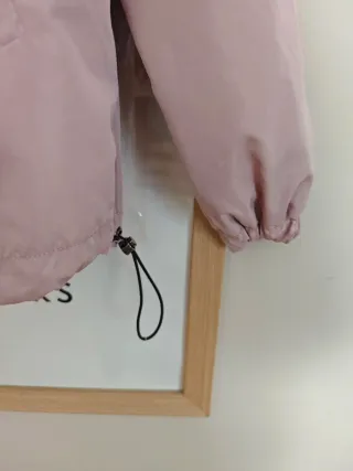 Cortavientos/ chubasquero rosa y morado