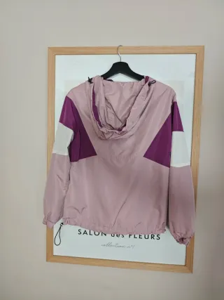 Cortavientos/ chubasquero rosa y morado