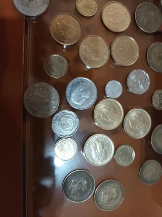 Lote de monedas variadas