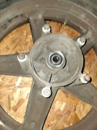 Llanta Yamaha xmax rueda Yamaha xmax..