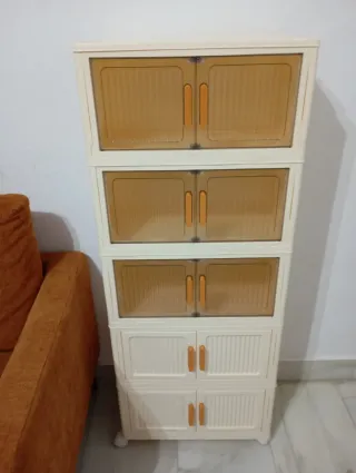 Sofá 2 y 3 plazas + mesa extensible,más armario