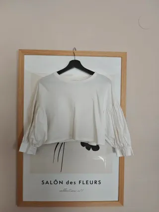 Sudadera Bershka blanca manga abullonada