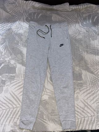 Conjunto Nike Tech Gris