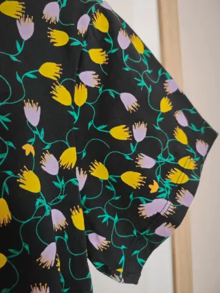 Camiseta Adidas Estampado Flores Negra