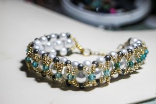 Pulsera de cristal austriaco y perlas