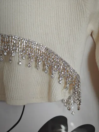 Jersey crop Zara beige con brillantes