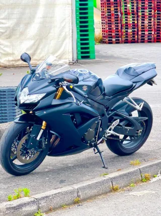 Suzuki GSXR 750 K8