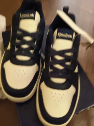 Deportivas Reebok Azul Marino y Blanco