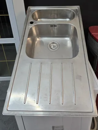 Lavello cucina doppio con vasca e scivolo