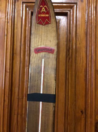 Esquís antiguos madera Attenhofer con fijaciones