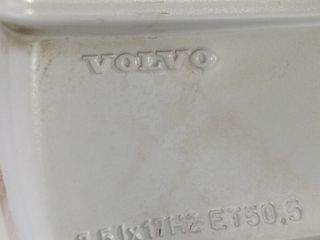 Volvo 2316287 31680565 llanta xc momentum core 2wd