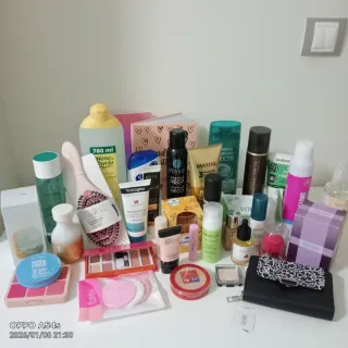 Lote de productos cosméticos