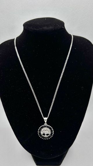 Collar de plata con árbol de la vida