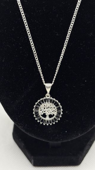Collar de plata con árbol de la vida