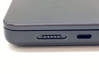 portatil apple apple macbook pro m4 10-core 14 (10gpu) (2024) (a3112)