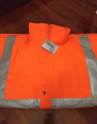 Chaqueta de trabajo 3M con banda reflectantes.