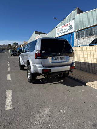 Mitsubishi Montero 2005