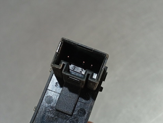 MANDO ELEVALUNAS DELANTERO DERECHO VOLKSWAGEN PAS