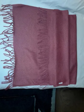 Chal de invierno color burdeos