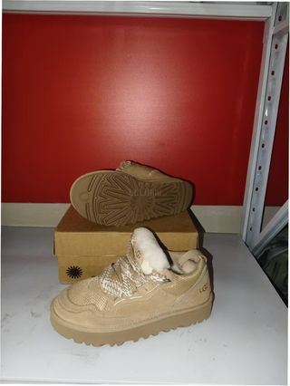 Stivali UGG Lowmel Beige Taglia 38