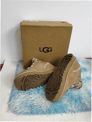 Stivali UGG Lowmel Beige Taglia 39