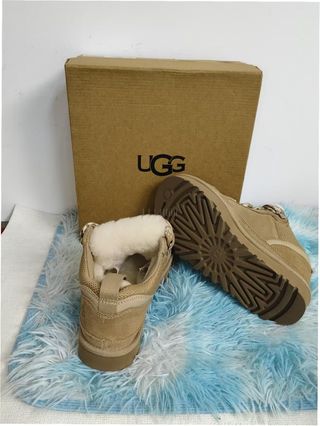 Stivali UGG Lowmel Beige Taglia 39