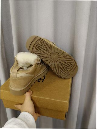 Stivali UGG Lowmel Beige Taglia 39