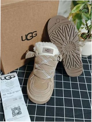Stivali UGG Beige Taglia 39