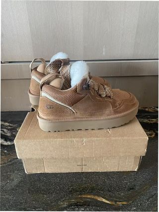 Stivali UGG Lowmel Beige Taglia 39