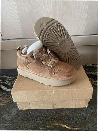 Stivali UGG Lowmel Beige Taglia 39