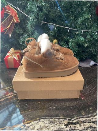 Stivali UGG Lowmel Beige Taglia 37