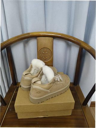Stivali UGG Lowmel Beige Taglia 38
