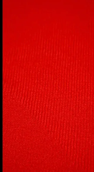 Top asimétrico rojo talla S