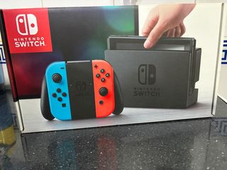 Nintendo Switch 1 con accesorios