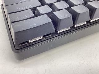 teclado alfanumerico steelseries apex pro mini