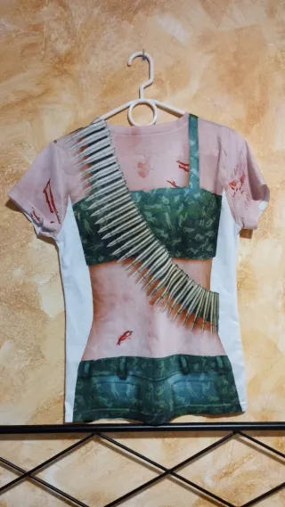 Camisetas mujer S y hombre L, disfraz soldado