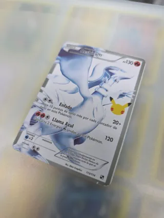 Carta Pokémon Reshiram y zucrom