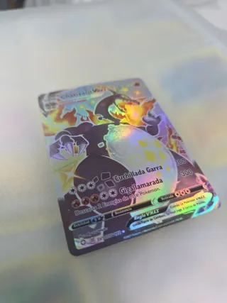 Charizard VMAX 2021 Holográfica Especial