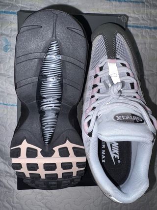 Nike Air Max 95 Talla 40 rosa y blanca
