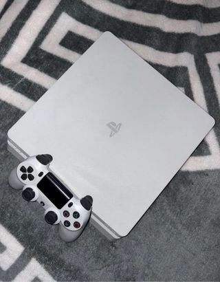 PS4 Slim Blanca + Mando