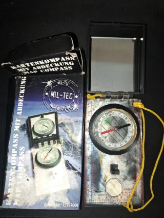 Bússola Mil-Tec com caixa e espelho