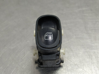 MANDO ELEVALUNAS DELANTERO DERECHO MERCEDES-BENZ