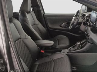 TOYOTA Yaris 5P Style 120H e-CVT