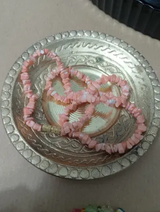 Collana corallo rosa con inserti oro