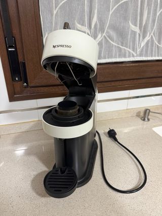 Cafetera Nespresso Vertuo Blanca
